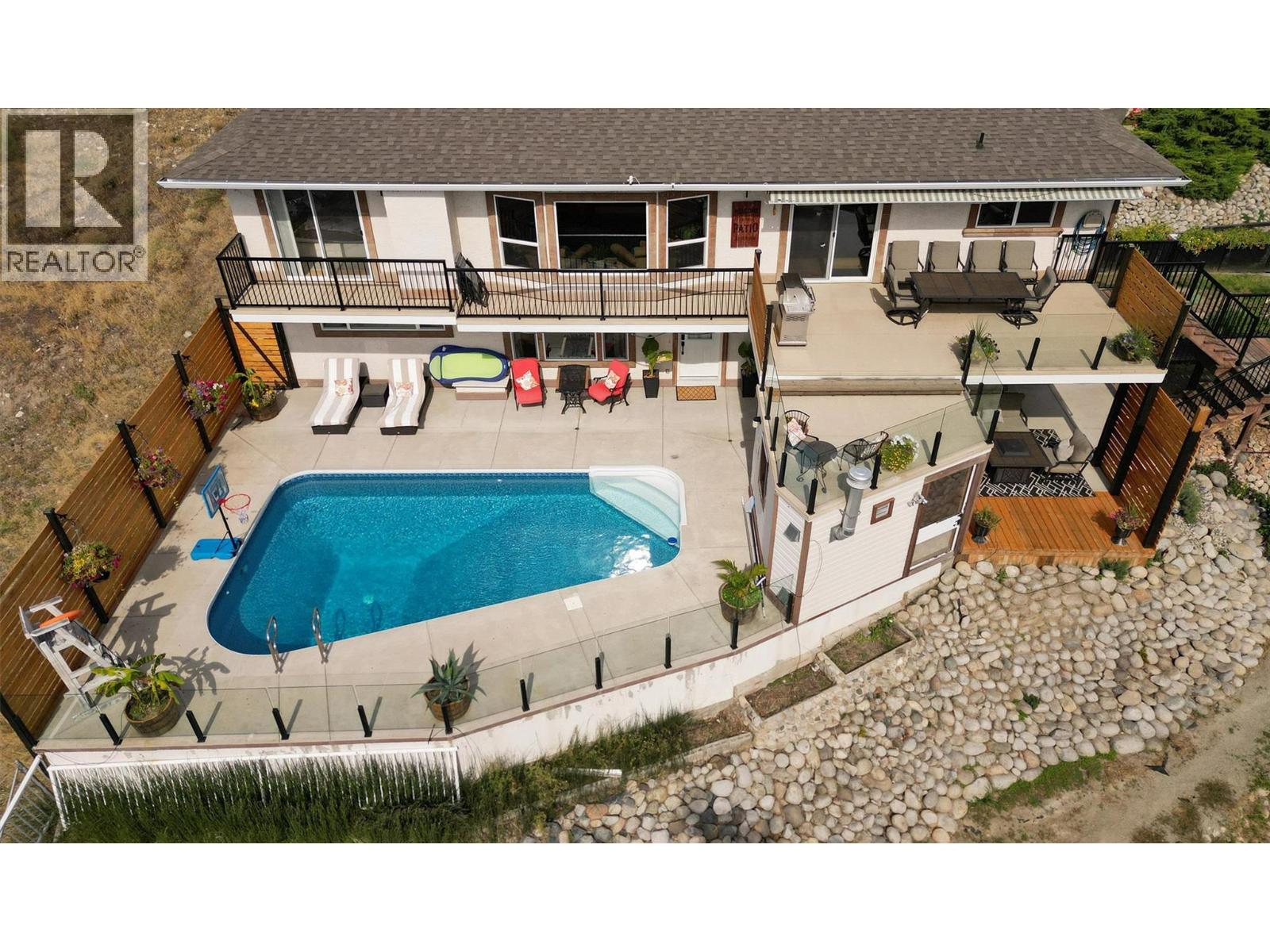 4185 3rd Avenue Peachland Photo 4