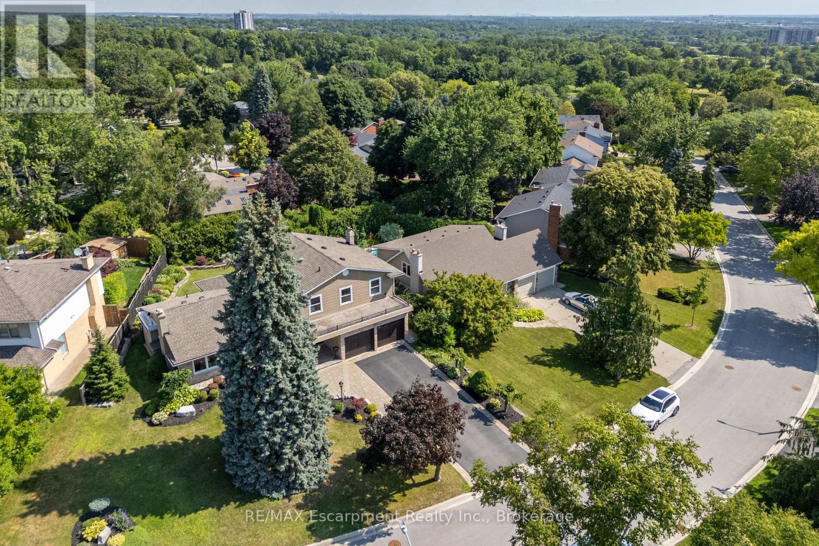 2119 Agincourt Crescent, Burlington, Ontario  L7P 1P3 - Photo 34 - W12401471