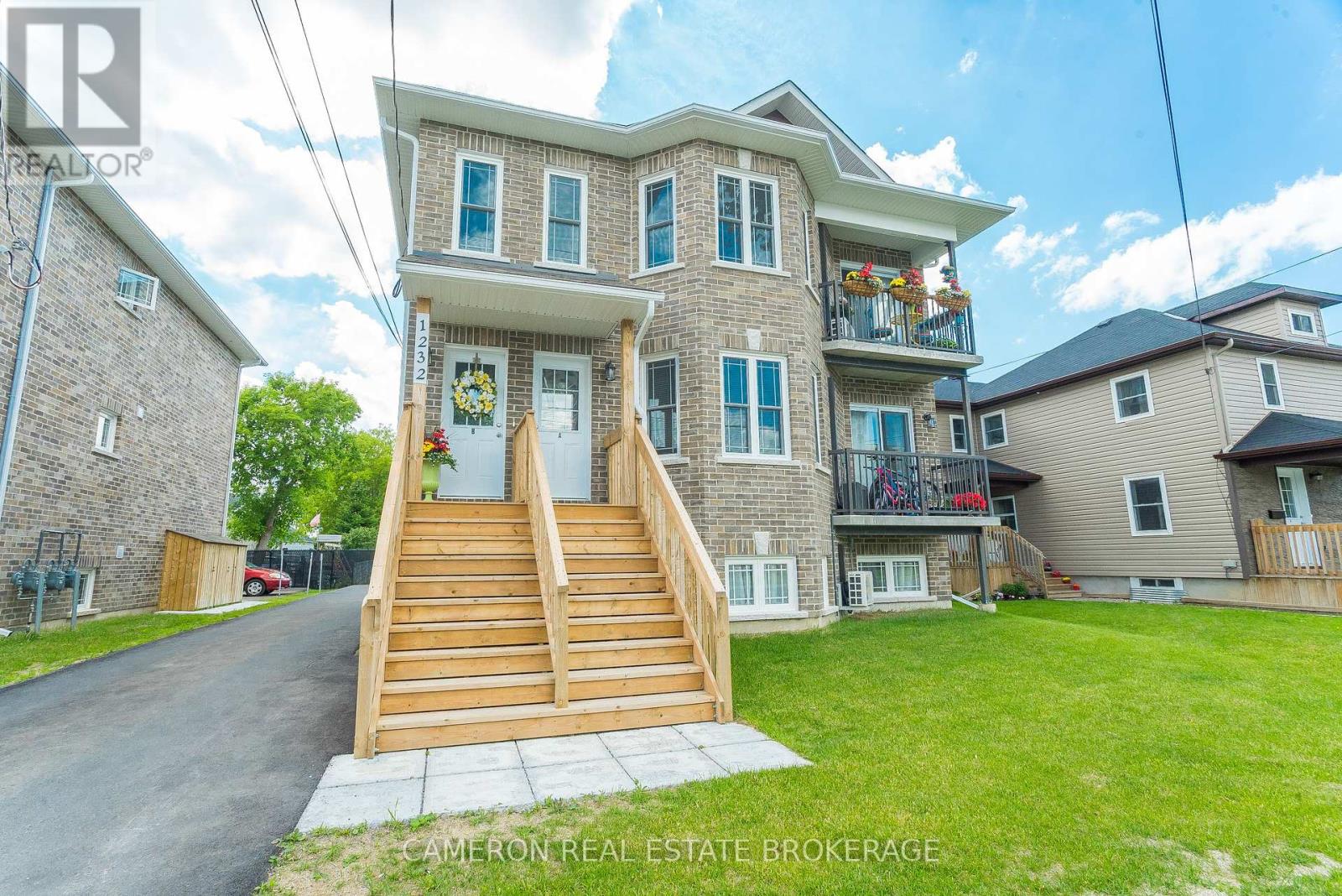 A - 1232 Cumberland Street, Cornwall, Ontario  K6J 4K5 - Photo 2 - X12401491
