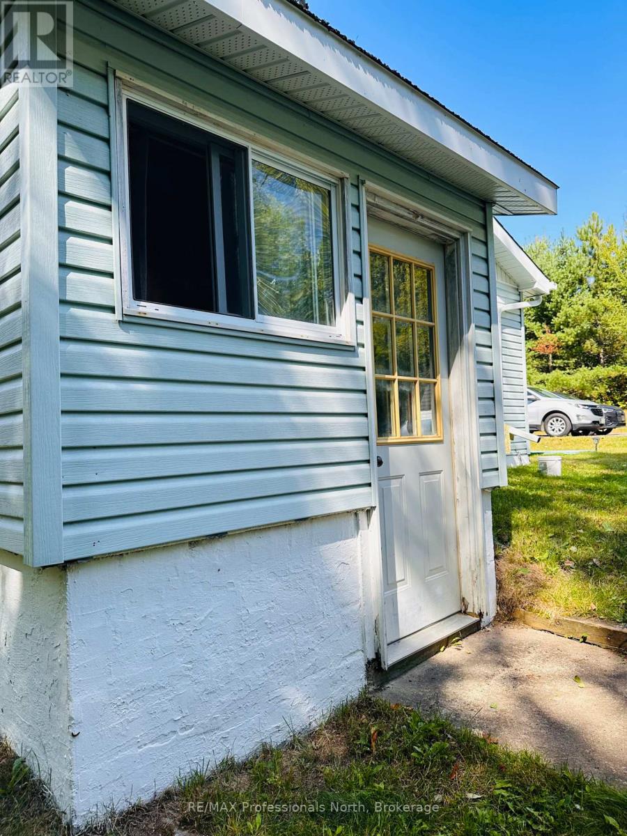 1671 Hwy 60 Highway, Huntsville, Ontario  P1H 1A2 - Photo 13 - X12400081