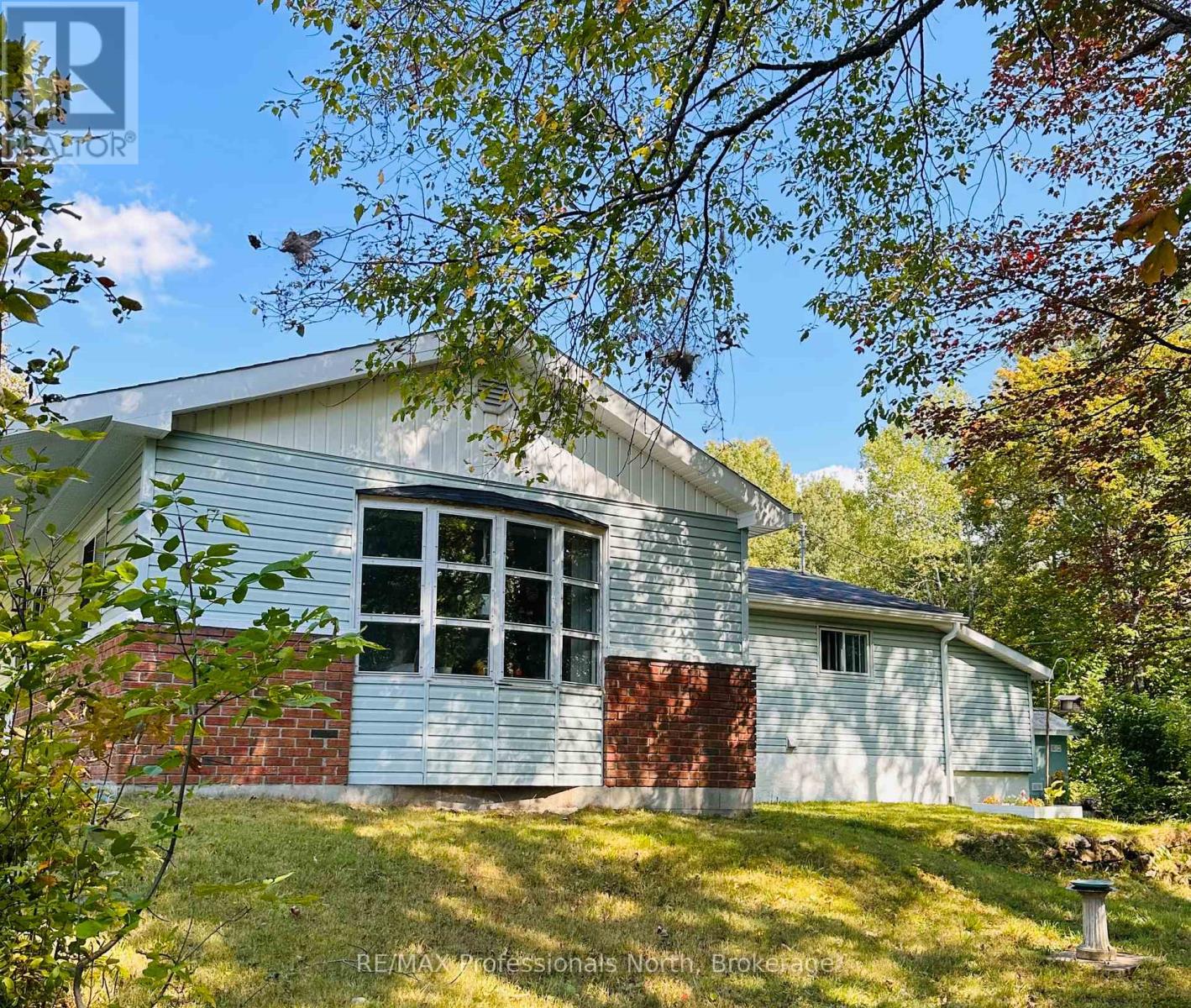 1671 Hwy 60 Highway, Huntsville, Ontario  P1H 1A2 - Photo 11 - X12400081