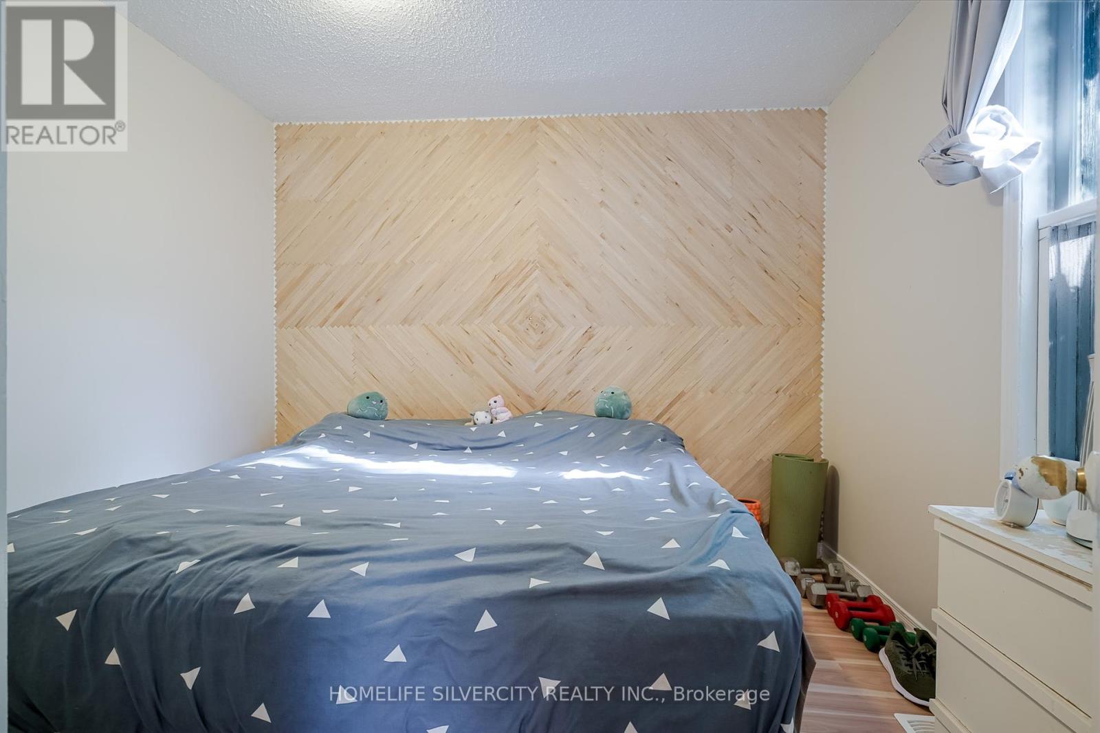 283 Park Road S, Oshawa, Ontario  L1J 4H4 - Photo 19 - E12401474