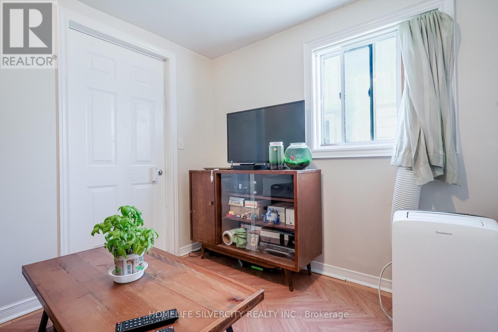 283 Park Road S, Oshawa, Ontario  L1J 4H4 - Photo 6 - E12401474