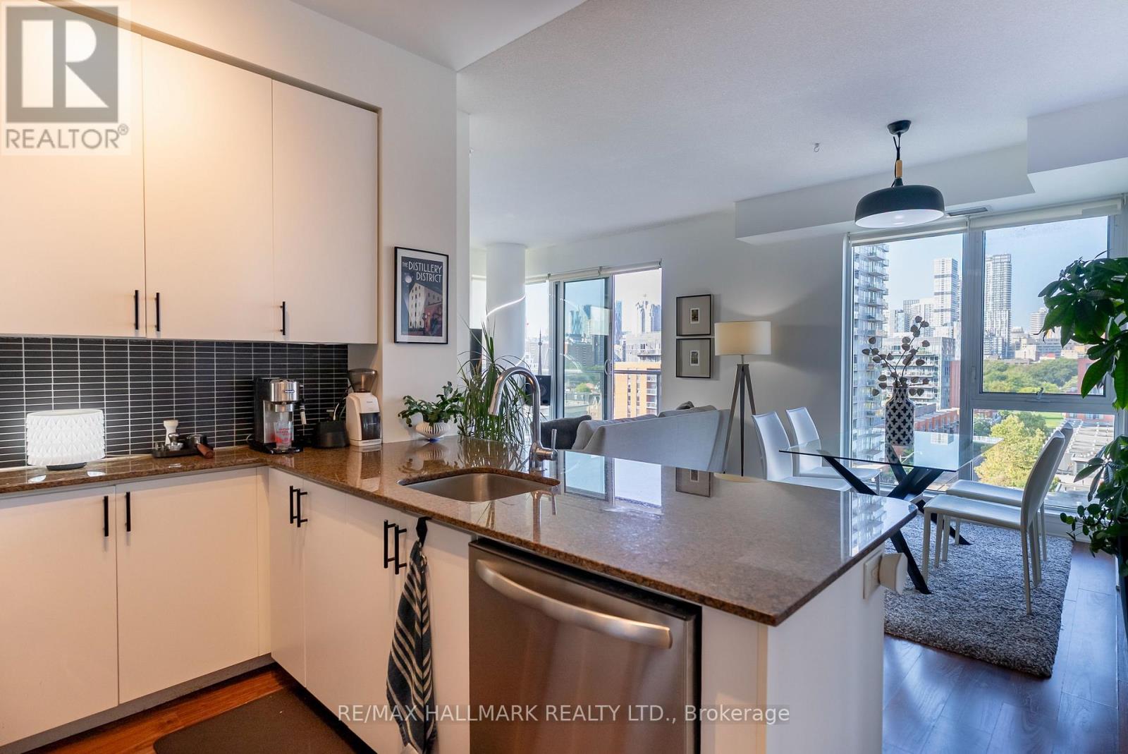 813 - 260 Sackville Street, Toronto (Regent Park), Ontario  M5A 0B3 - Photo 20 - C12392857