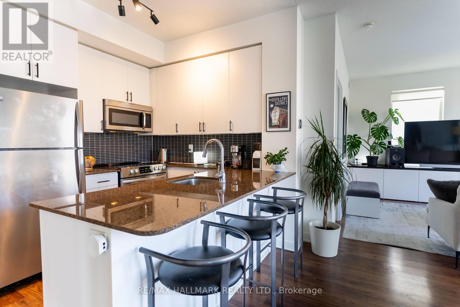 813 - 260 Sackville Street, Toronto (Regent Park), Ontario  M5A 0B3 - Photo 17 - C12392857