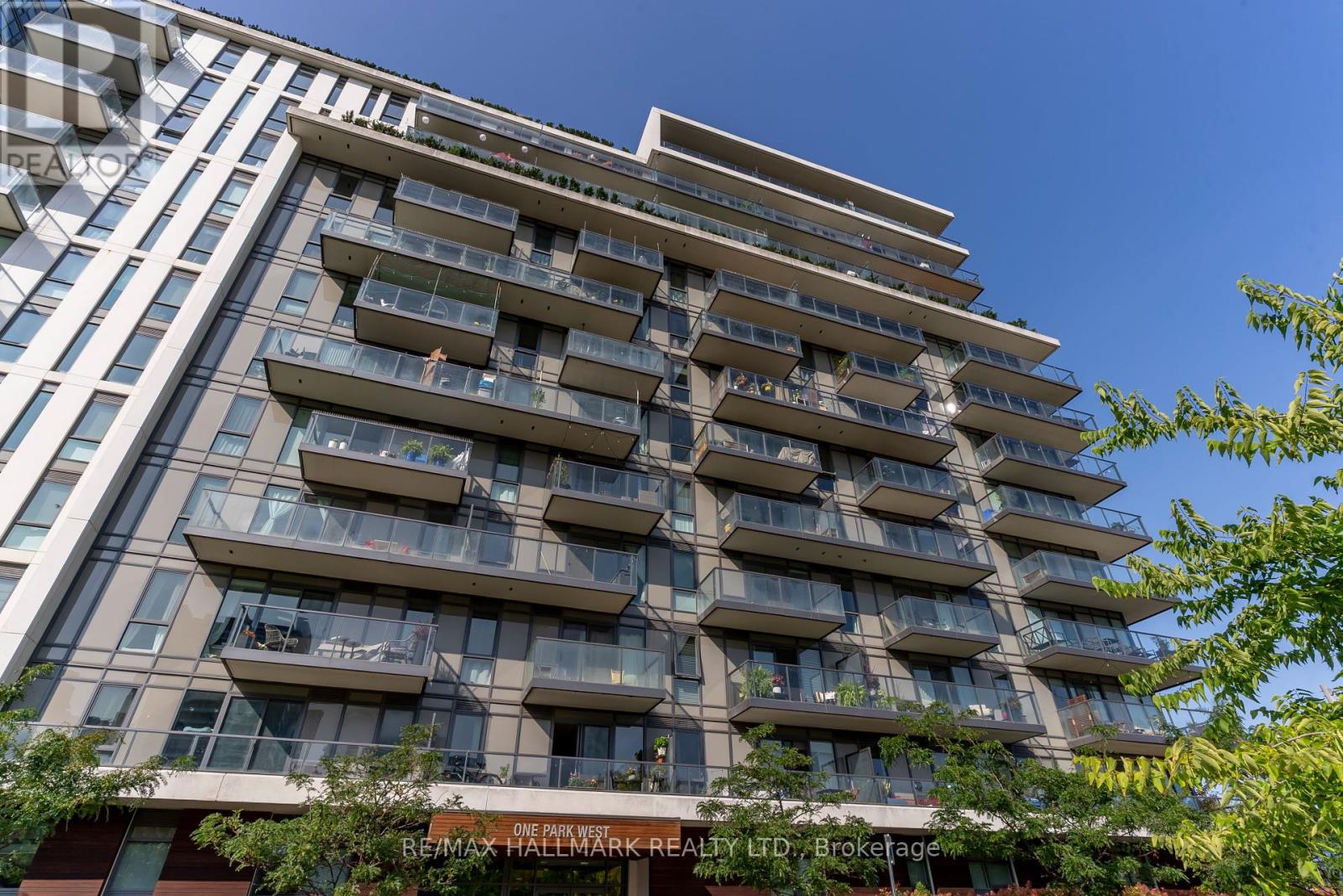 813 - 260 Sackville Street, Toronto (Regent Park), Ontario  M5A 0B3 - Photo 2 - C12392857