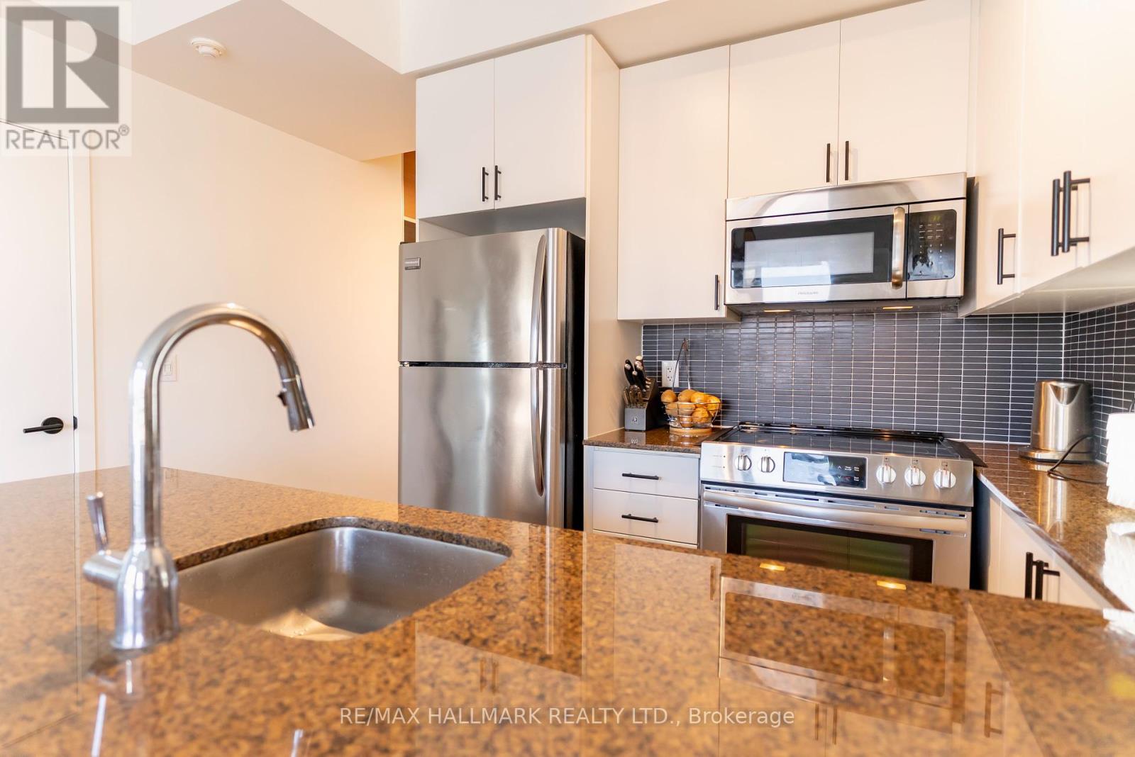 813 - 260 Sackville Street, Toronto (Regent Park), Ontario  M5A 0B3 - Photo 21 - C12392857