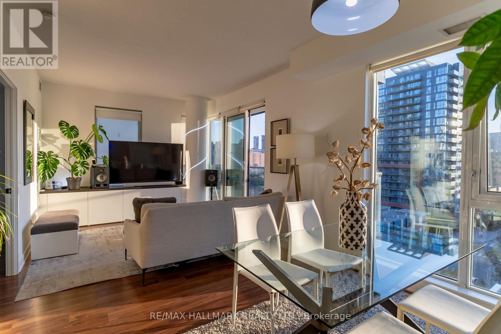 813 - 260 Sackville Street, Toronto (Regent Park), Ontario  M5A 0B3 - Photo 6 - C12392857