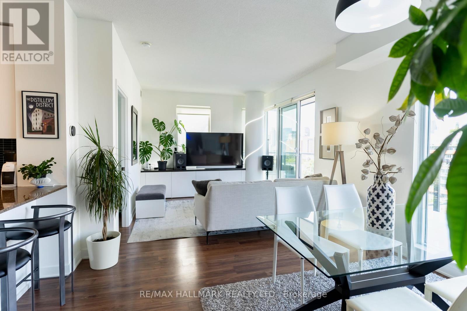 813 - 260 Sackville Street, Toronto (Regent Park), Ontario  M5A 0B3 - Photo 7 - C12392857