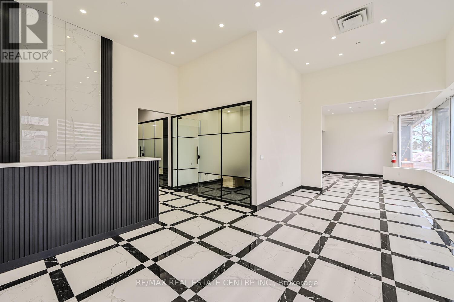 22 - 2565 Steeles Avenue E, Brampton (Steeles Industrial), Ontario  L6T 4L6 - Photo 10 - W12401477
