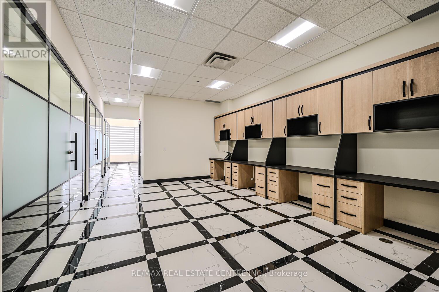 22 - 2565 Steeles Avenue E, Brampton (Steeles Industrial), Ontario  L6T 4L6 - Photo 21 - W12401477