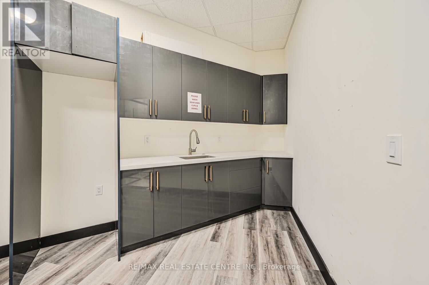 22 - 2565 Steeles Avenue E, Brampton (Steeles Industrial), Ontario  L6T 4L6 - Photo 34 - W12401477