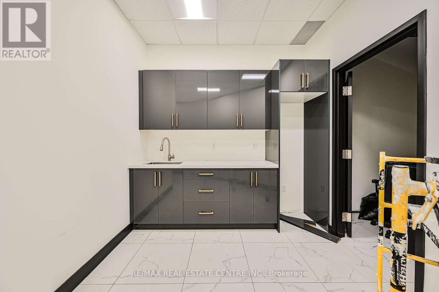22 - 2565 Steeles Avenue E, Brampton (Steeles Industrial), Ontario  L6T 4L6 - Photo 48 - W12401477