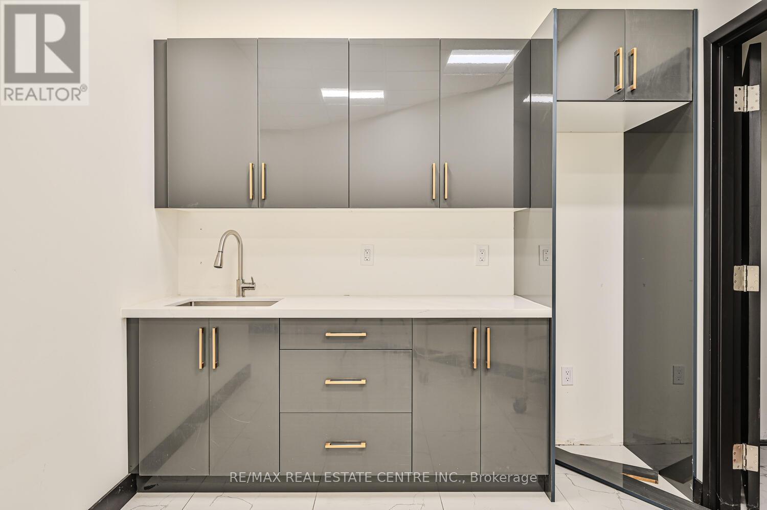 22 - 2565 Steeles Avenue E, Brampton (Steeles Industrial), Ontario  L6T 4L6 - Photo 49 - W12401477