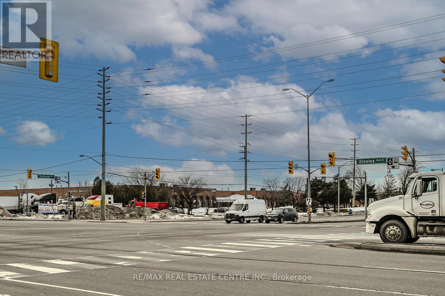 22 - 2565 Steeles Avenue E, Brampton (Steeles Industrial), Ontario  L6T 4L6 - Photo 5 - W12401477