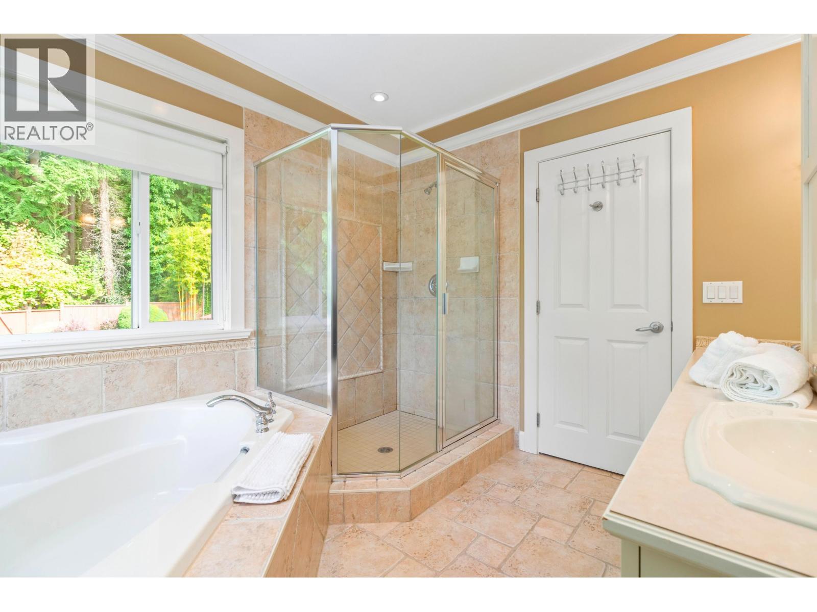 Lorem Ipsum Dolor S, North Vancouver, British Columbia  V7R  - Photo 18 - DEMO28856258