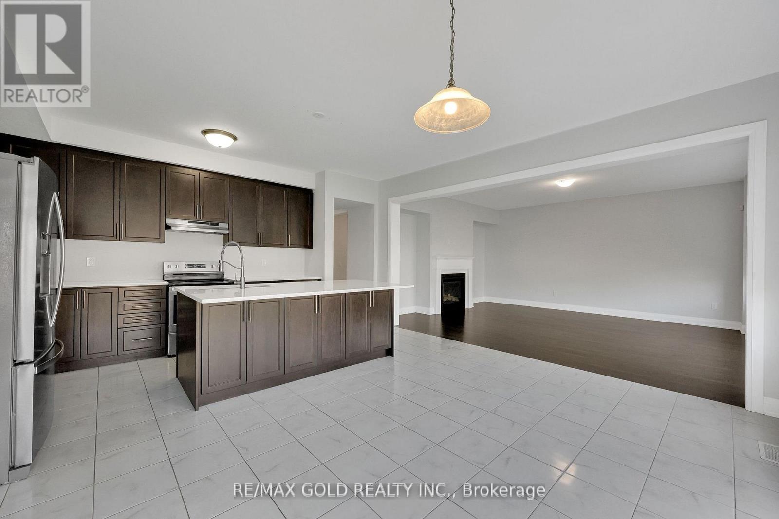 803 Queenston Boulevard, Woodstock, Ontario  N4T 0M5 - Photo 20 - X12401453