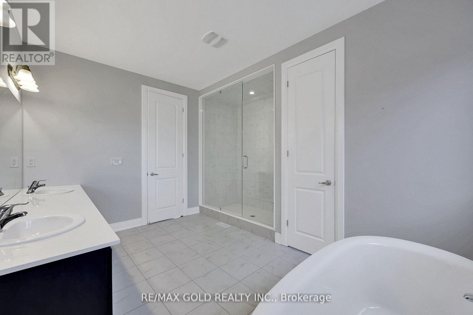 803 Queenston Boulevard, Woodstock, Ontario  N4T 0M5 - Photo 33 - X12401453