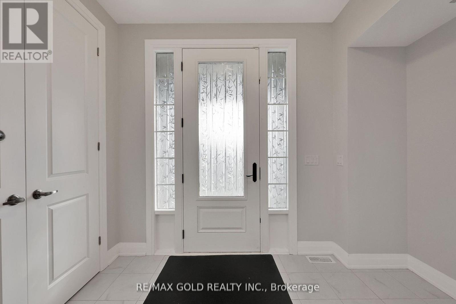 803 Queenston Boulevard, Woodstock, Ontario  N4T 0M5 - Photo 5 - X12401453