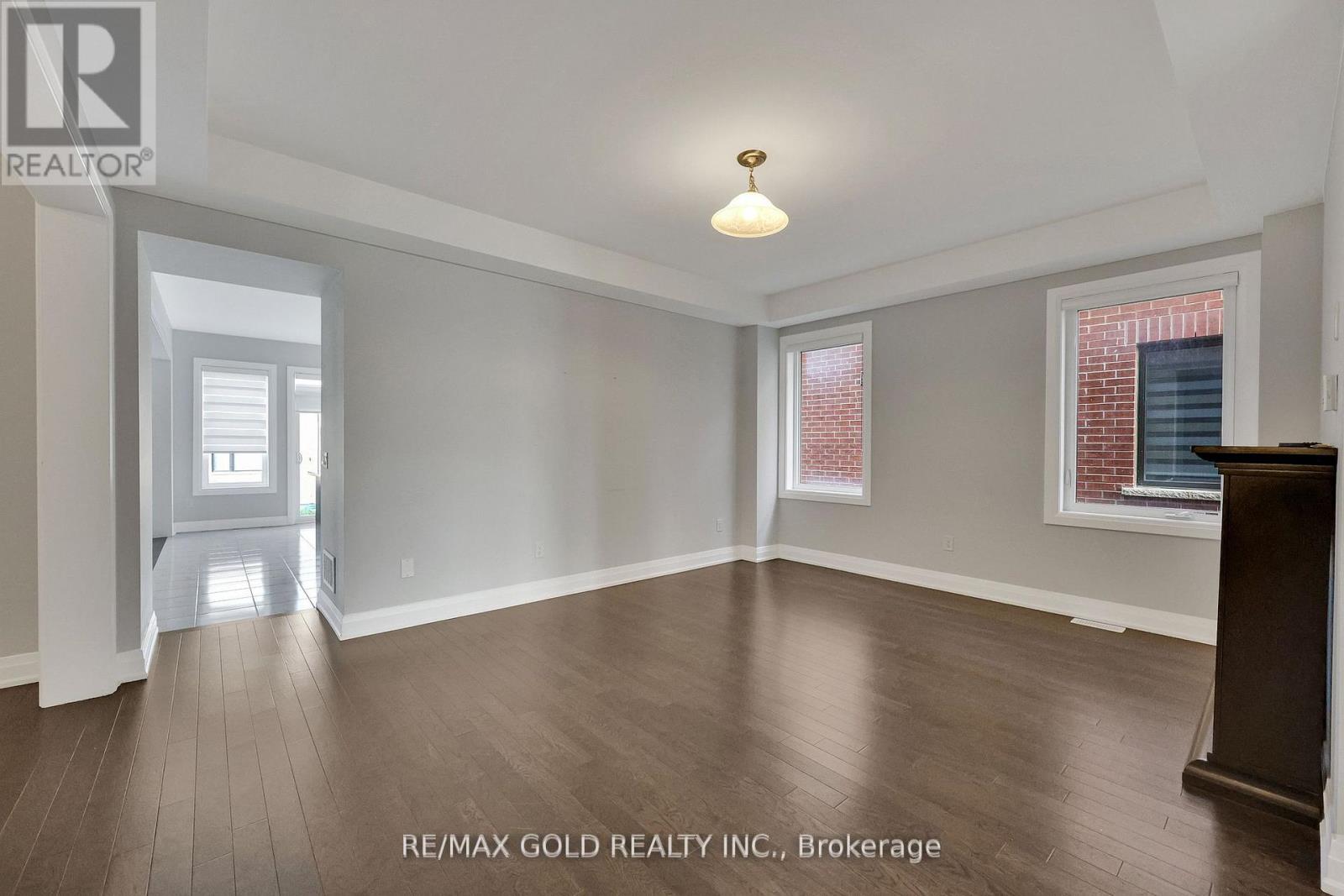 803 Queenston Boulevard, Woodstock, Ontario  N4T 0M5 - Photo 8 - X12401453