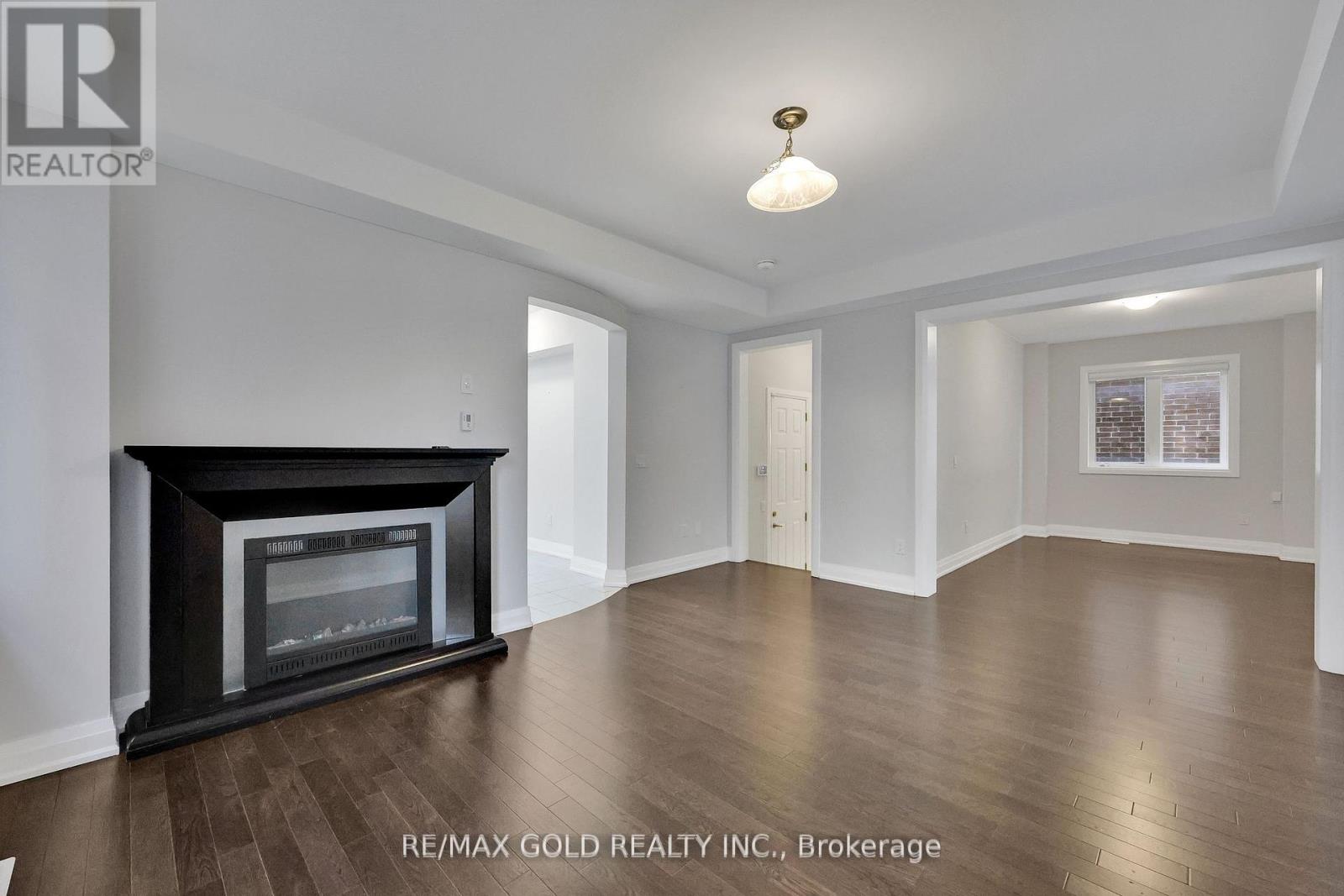 803 Queenston Boulevard, Woodstock, Ontario  N4T 0M5 - Photo 9 - X12401453