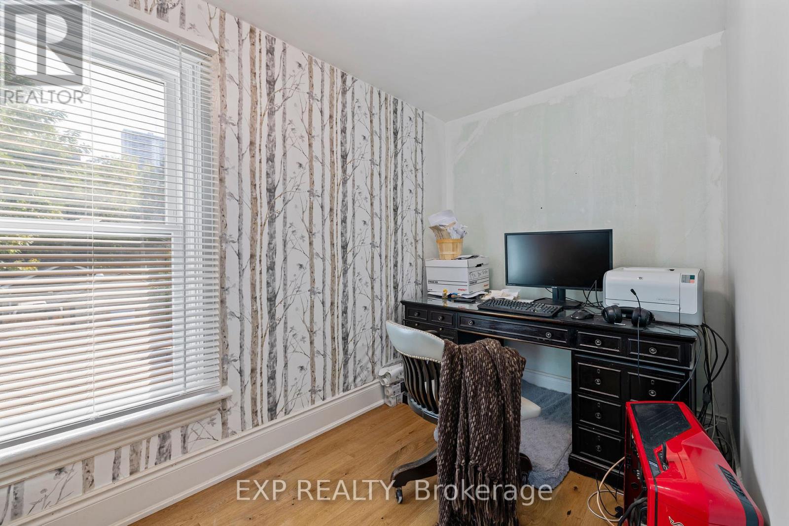 20 Afton Avenue, Hamilton, Ontario  L8M 2B2 - Photo 18 - X12401454