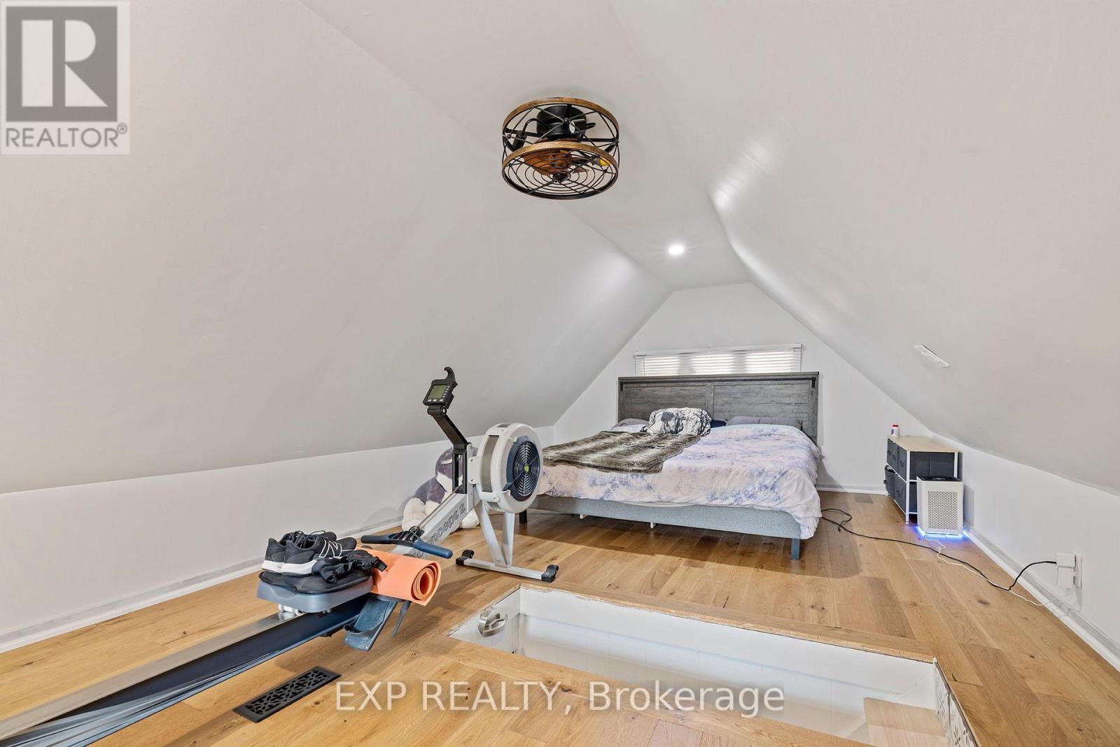 20 Afton Avenue, Hamilton, Ontario  L8M 2B2 - Photo 30 - X12401454