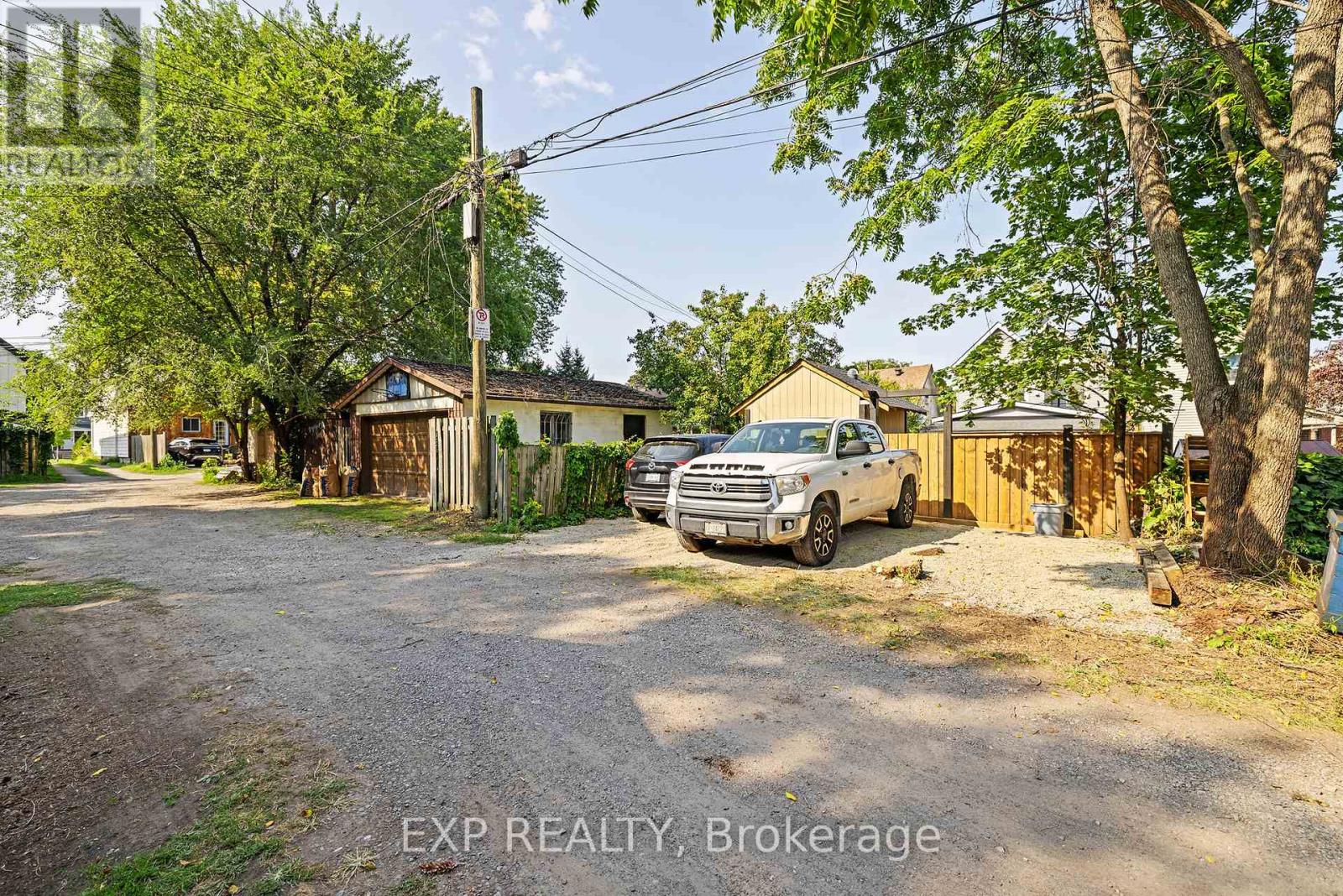 20 Afton Avenue, Hamilton, Ontario  L8M 2B2 - Photo 35 - X12401454