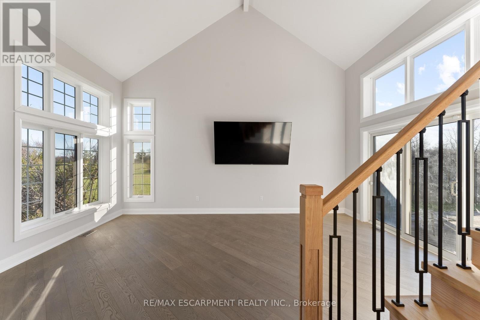 75642 Diltz Road, Wainfleet (Marshville/winger), Ontario  N1A 2W2 - Photo 8 - X12401483