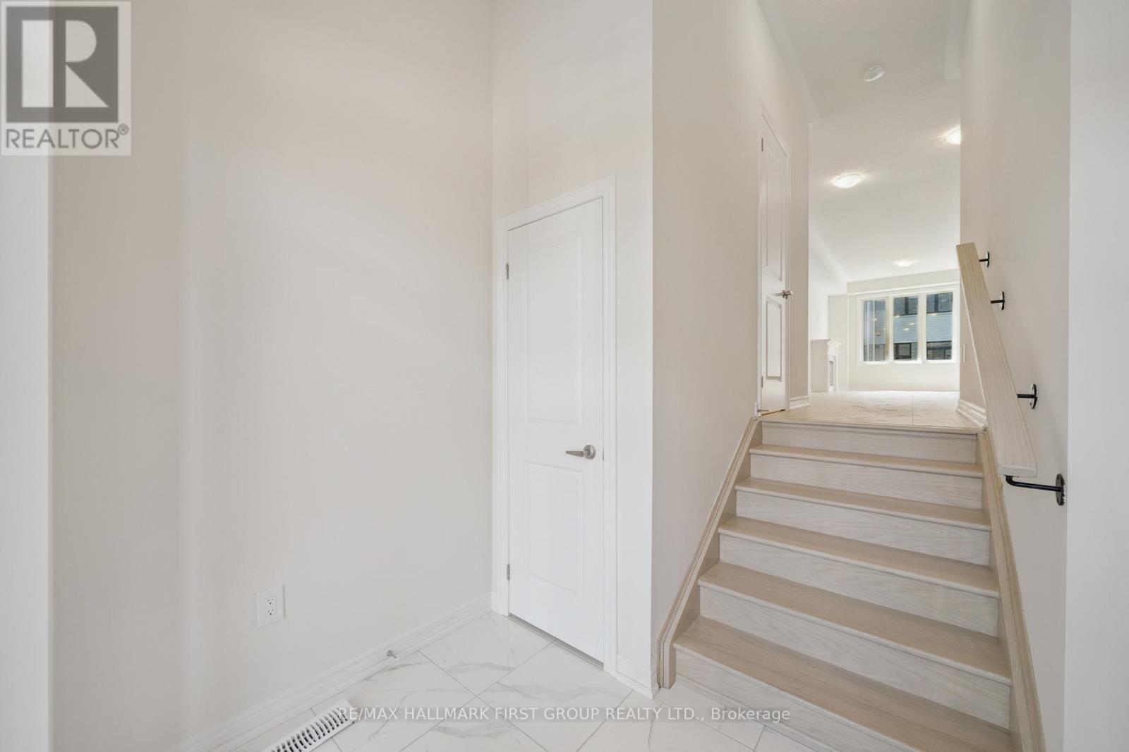 46 Hickey Lane, Kawartha Lakes, Ontario  K9V 5V5 - Photo 4 - X12401505