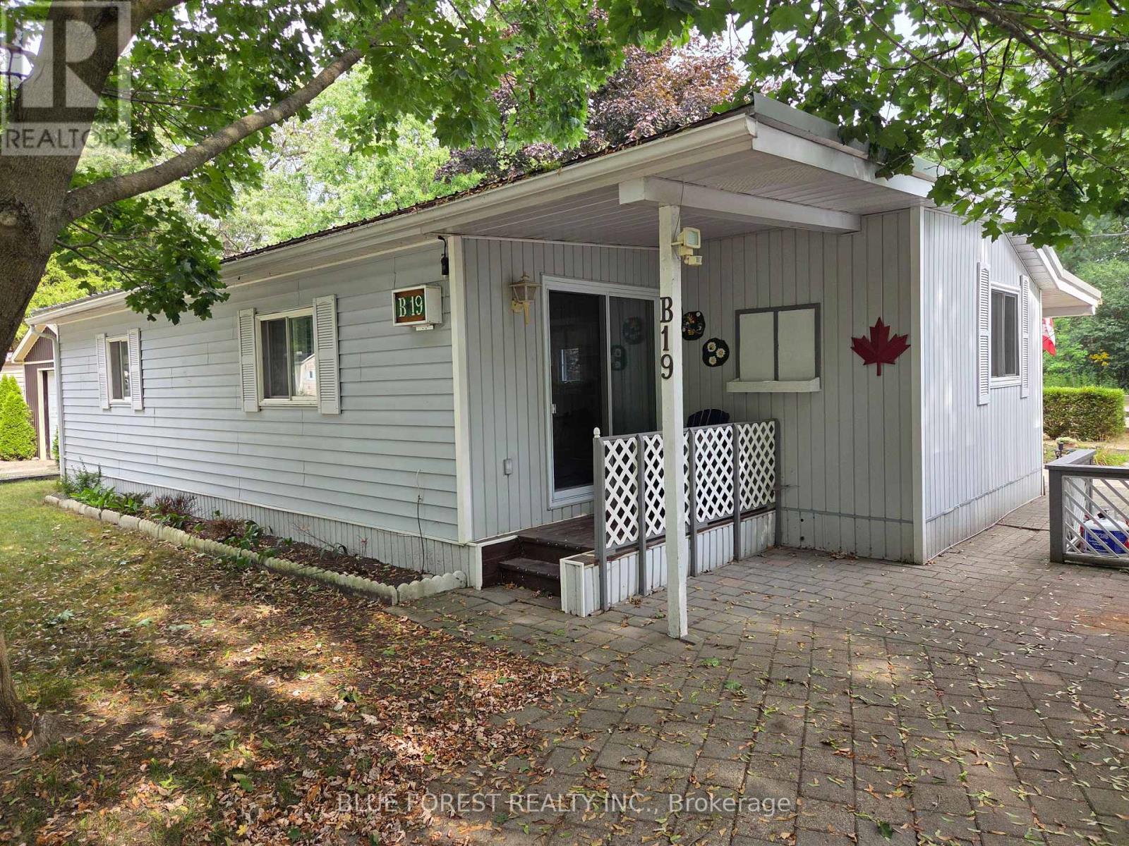 B19 - 9910 Northville Crescent, Lambton Shores, Ontario  N0M 2N0 - Photo 1 - X12401523