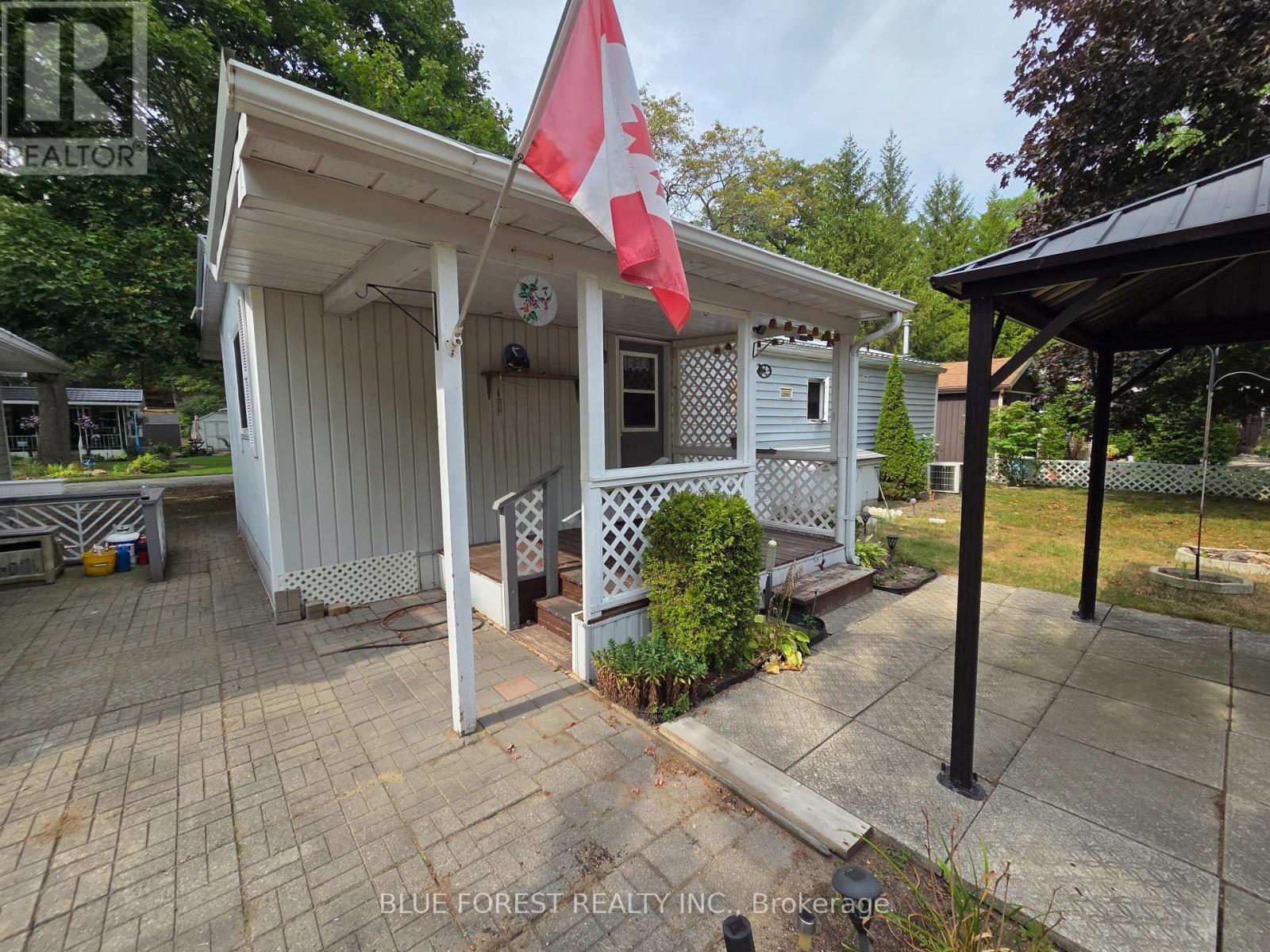 B19 - 9910 Northville Crescent, Lambton Shores, Ontario  N0M 2N0 - Photo 17 - X12401523