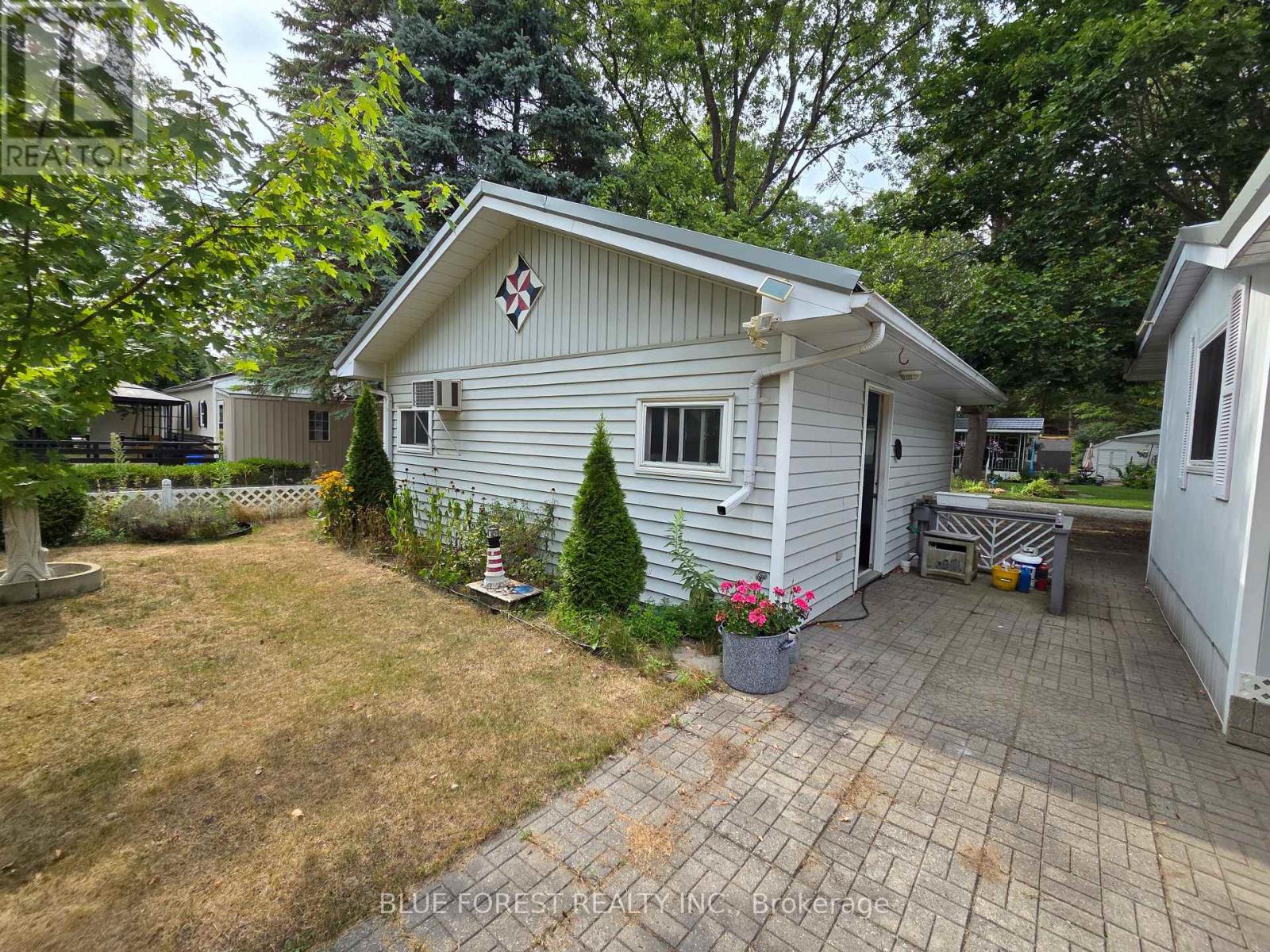 B19 - 9910 Northville Crescent, Lambton Shores, Ontario  N0M 2N0 - Photo 18 - X12401523