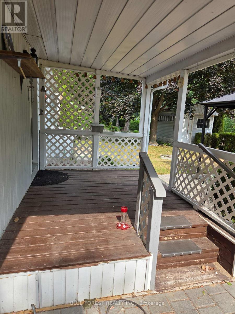 B19 - 9910 Northville Crescent, Lambton Shores, Ontario  N0M 2N0 - Photo 19 - X12401523