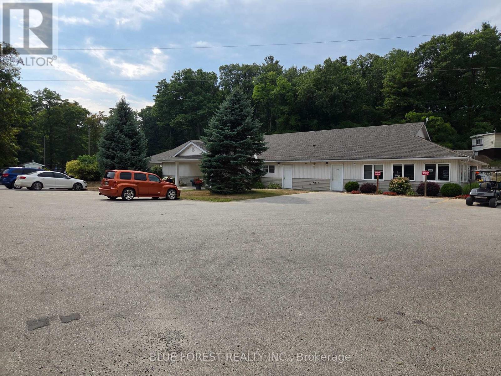 B19 - 9910 Northville Crescent, Lambton Shores, Ontario  N0M 2N0 - Photo 20 - X12401523