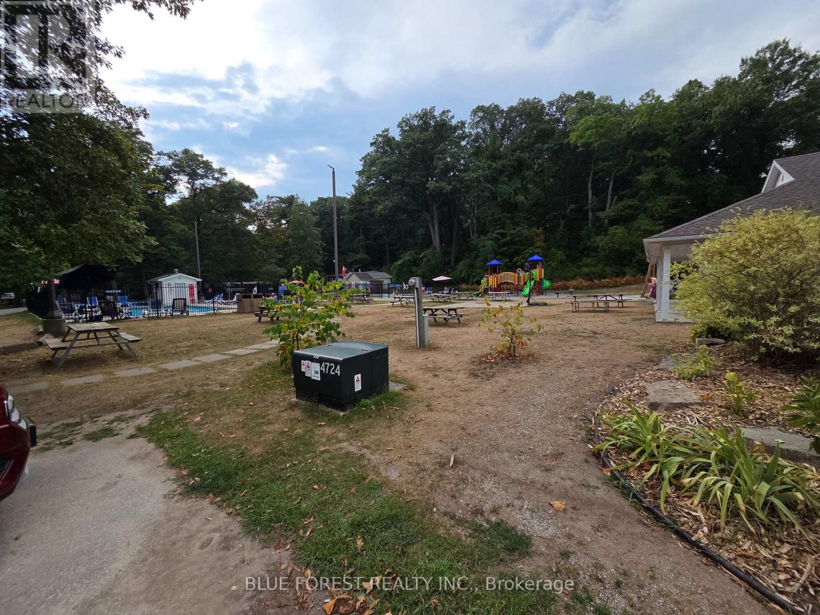 B19 - 9910 Northville Crescent, Lambton Shores, Ontario  N0M 2N0 - Photo 23 - X12401523