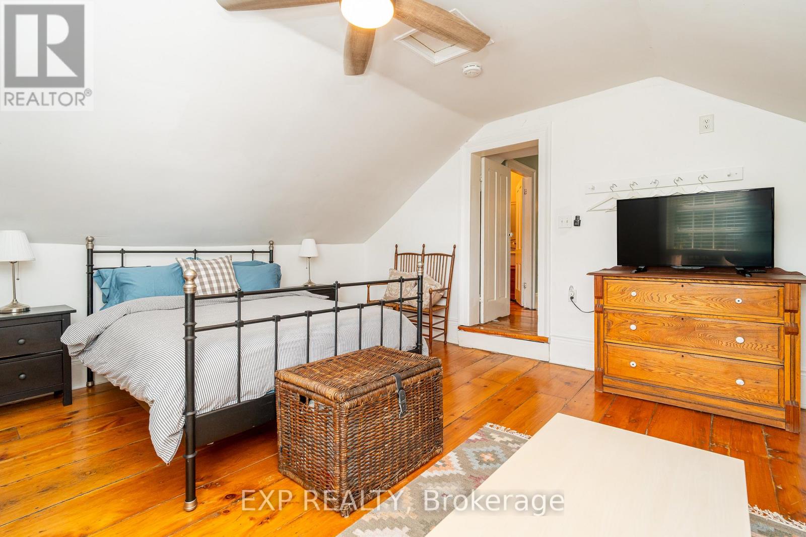 45 King Street, Rideau Lakes, Ontario  K0E 1G0 - Photo 15 - X12401518