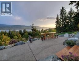 7500 Lonneke Trail North Shuswap, Anglemont, Ca