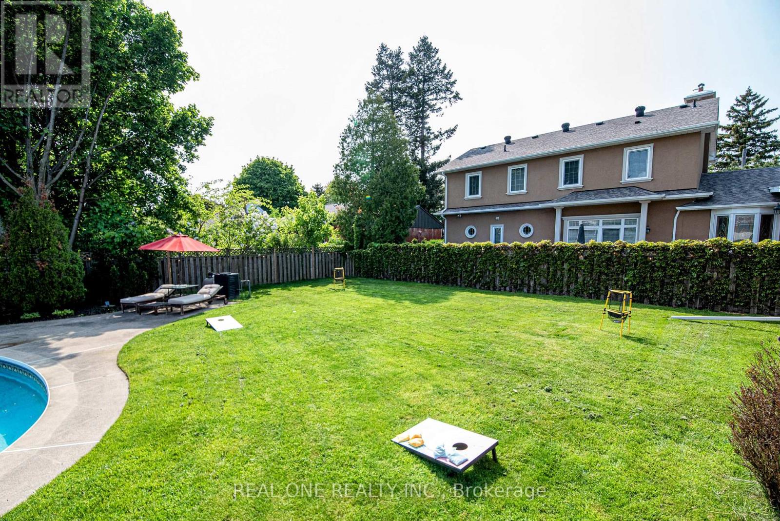 1570 Park Royale Boulevard, Mississauga, Ontario  L5E 2Z4 - Photo 14 - W12401530