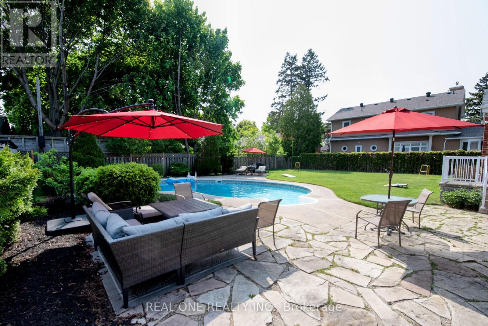 1570 Park Royale Boulevard, Mississauga, Ontario  L5E 2Z4 - Photo 15 - W12401530