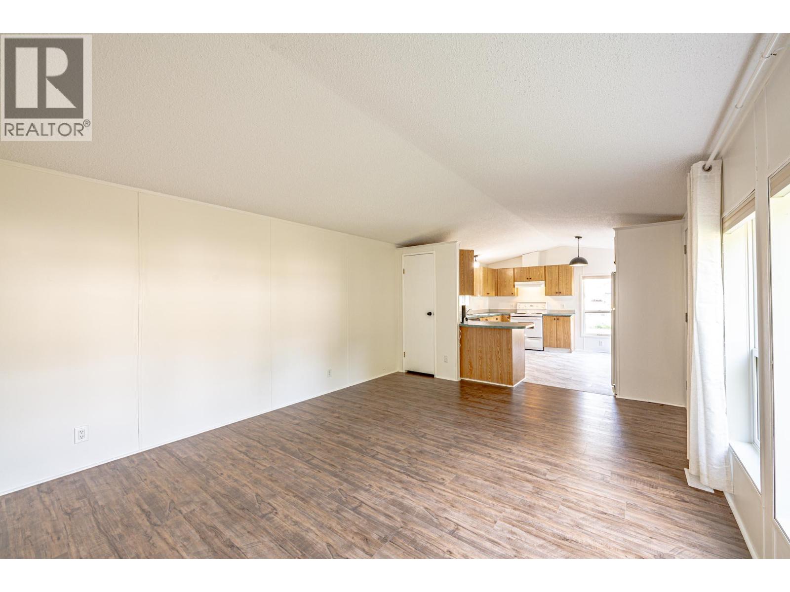 1345 Airport Road, Salmo, British Columbia  V0G 1Z0 - Photo 6 - 10361969