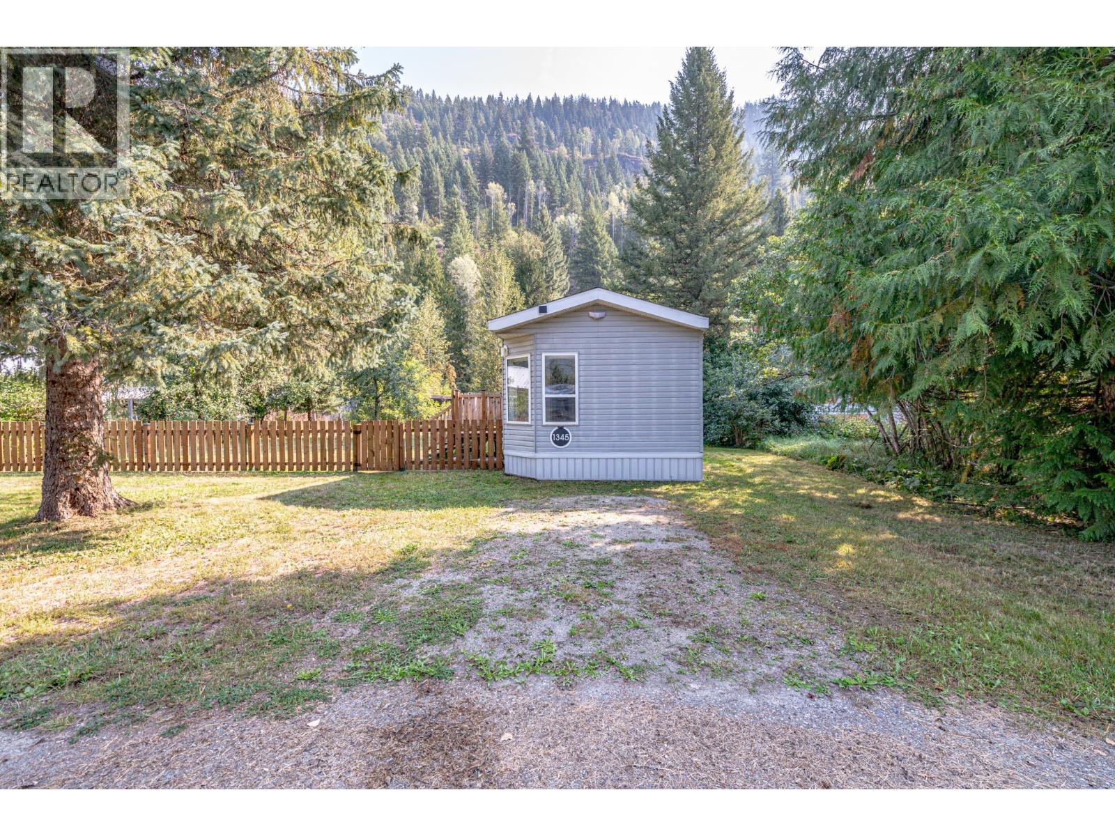 1345 Airport Road, Salmo, British Columbia  V0G 1Z0 - Photo 1 - 10361969