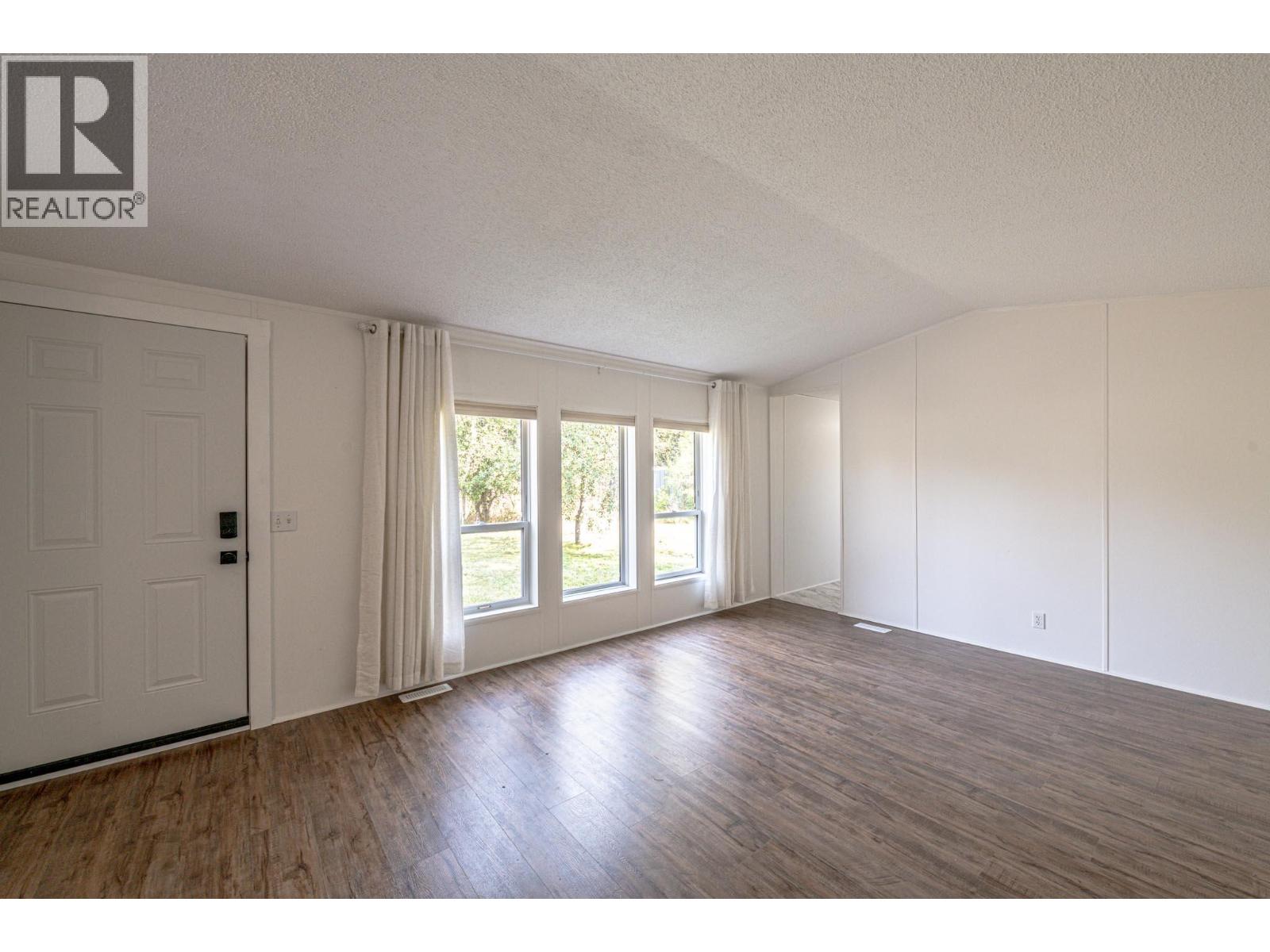 1345 Airport Road, Salmo, British Columbia  V0G 1Z0 - Photo 4 - 10361969