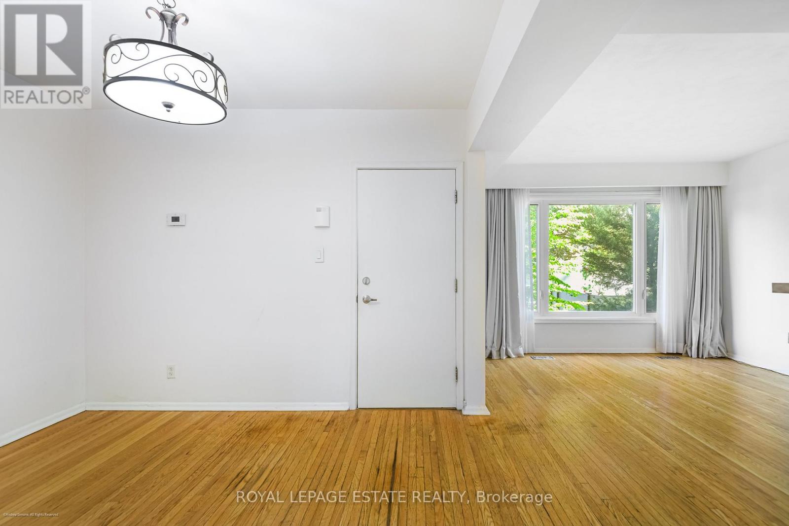 Main Floor - 106 Main Street, Toronto, Ontario  M4E 2V8 - Photo 2 - E12401564