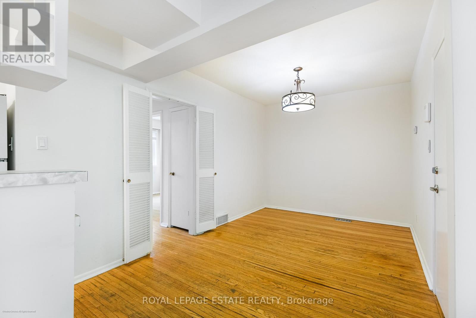 Main Floor - 106 Main Street, Toronto, Ontario  M4E 2V8 - Photo 5 - E12401564