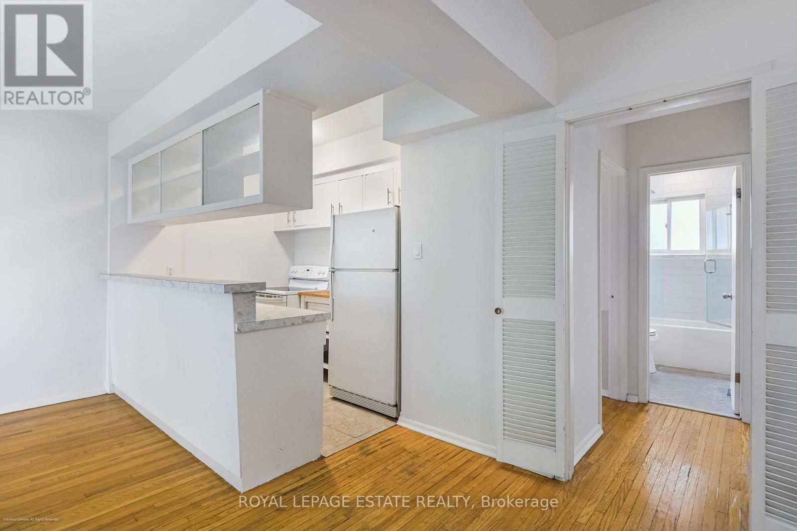 Main Floor - 106 Main Street, Toronto, Ontario  M4E 2V8 - Photo 9 - E12401564