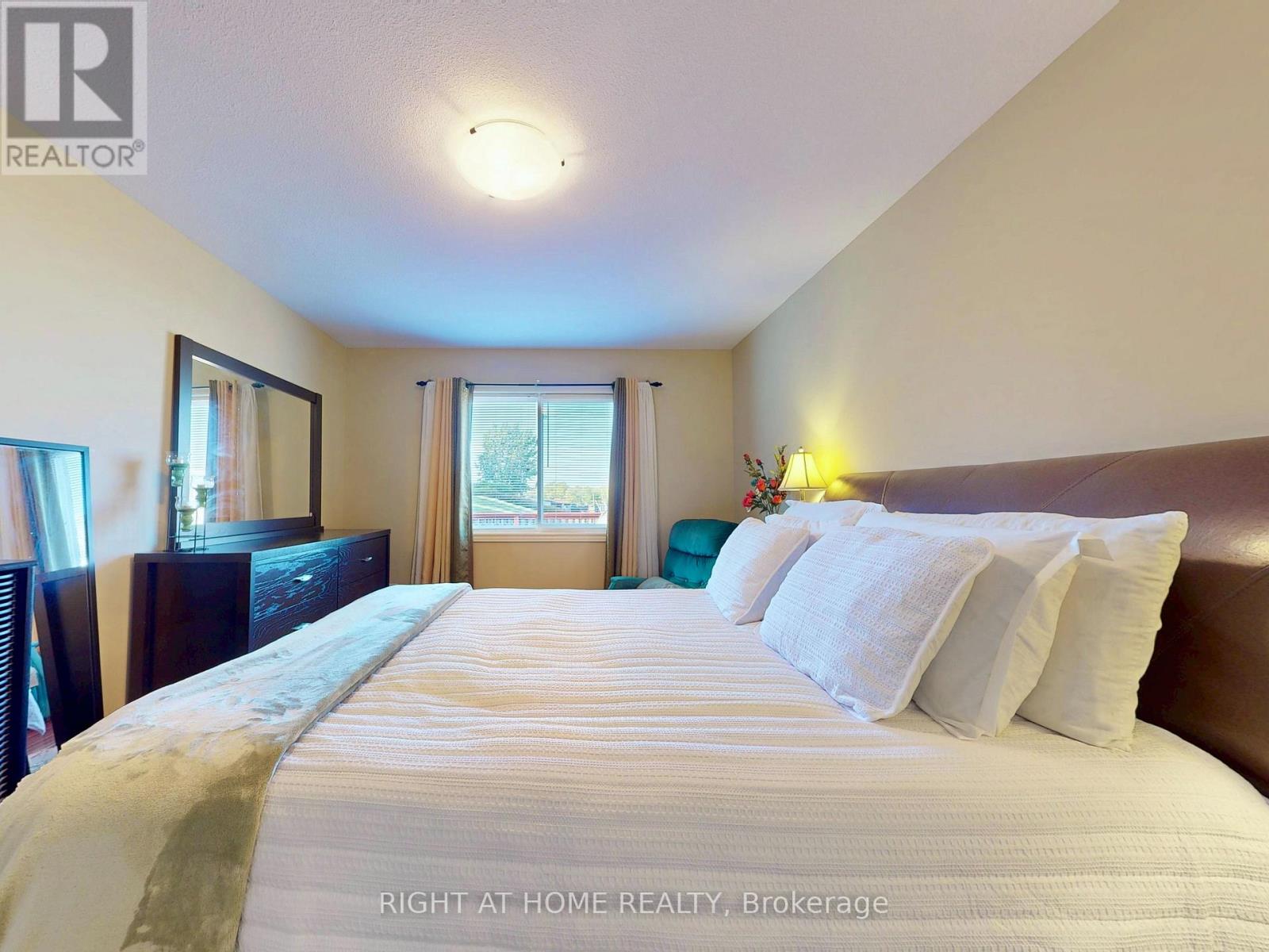 8583 Jennifer Crescent, Niagara Falls, Ontario  L2H 1H4 - Photo 18 - X12399539