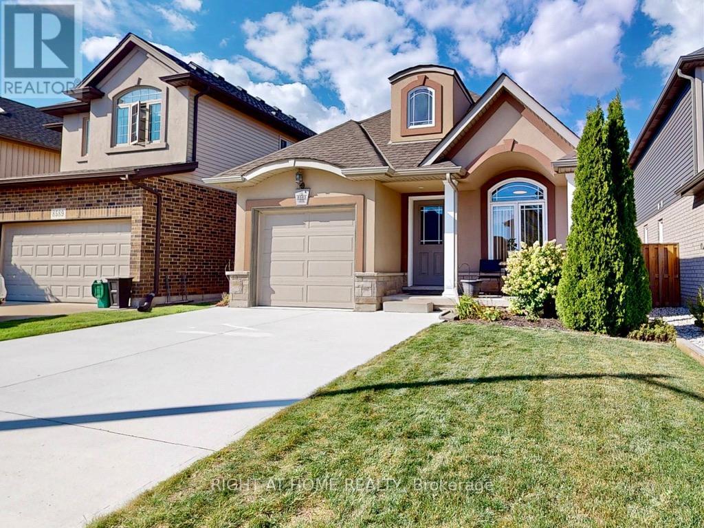 8583 Jennifer Crescent, Niagara Falls, Ontario  L2H 1H4 - Photo 2 - X12399539