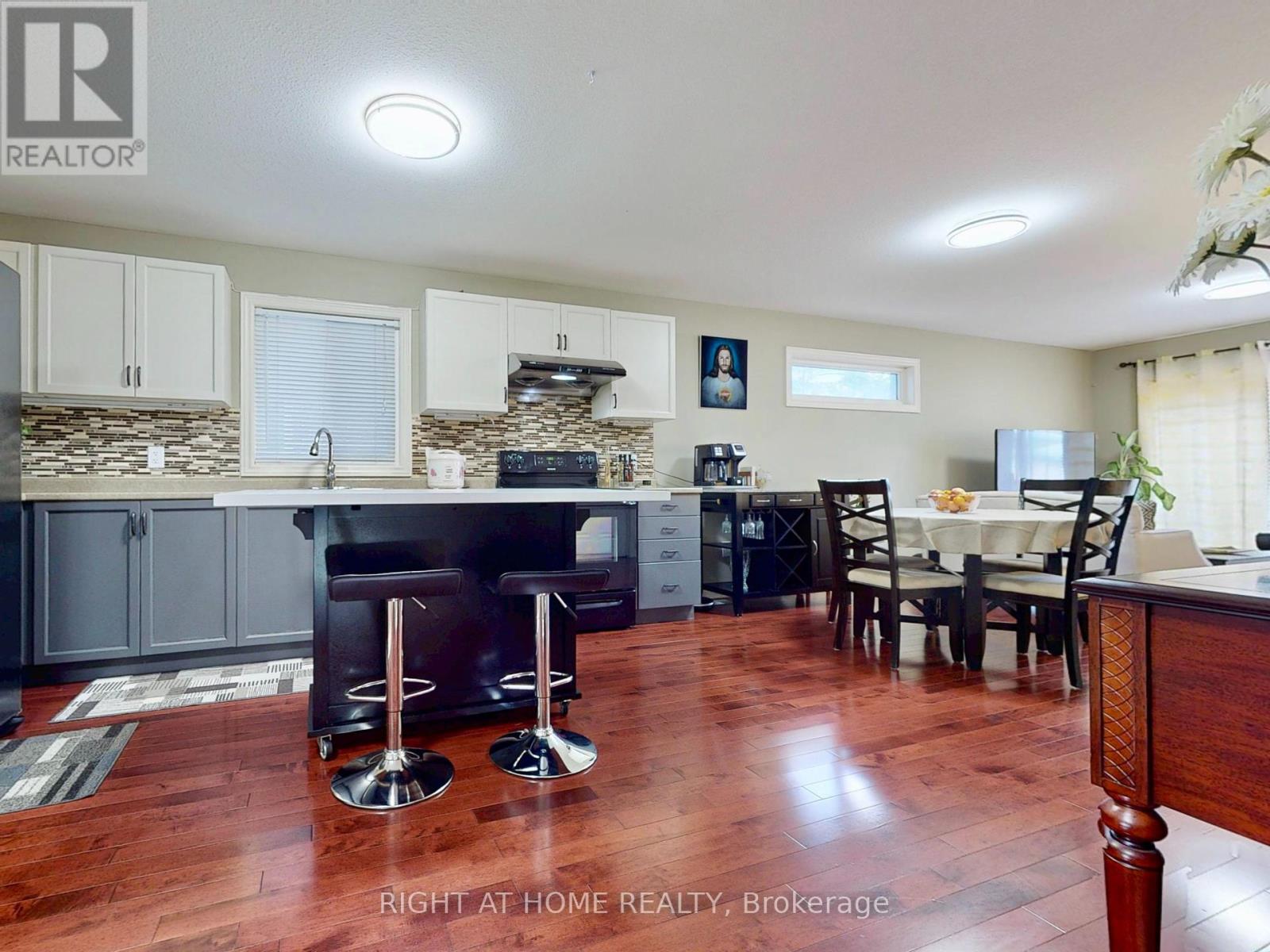 8583 Jennifer Crescent, Niagara Falls, Ontario  L2H 1H4 - Photo 11 - X12399539