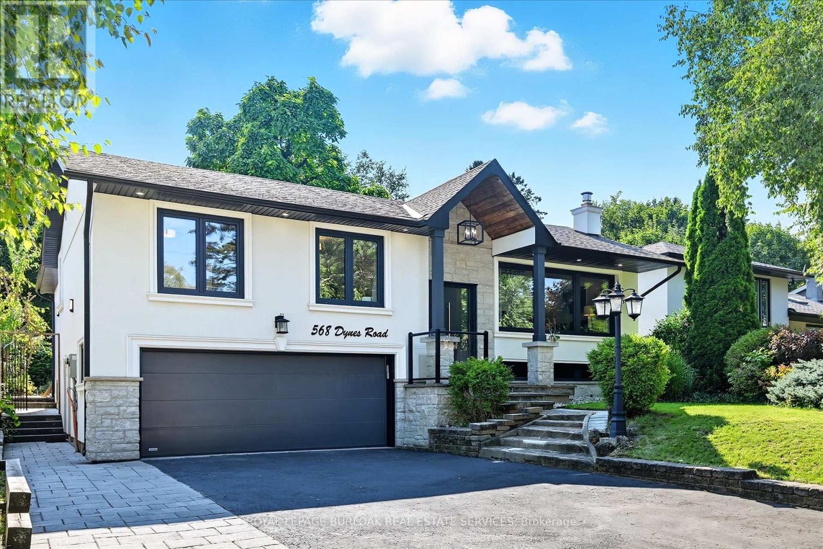 568 Dynes Road, Burlington, Ontario  L7N 2V2 - Photo 1 - W12401538